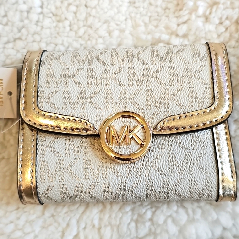 NWT Michael Kors Leida wallet